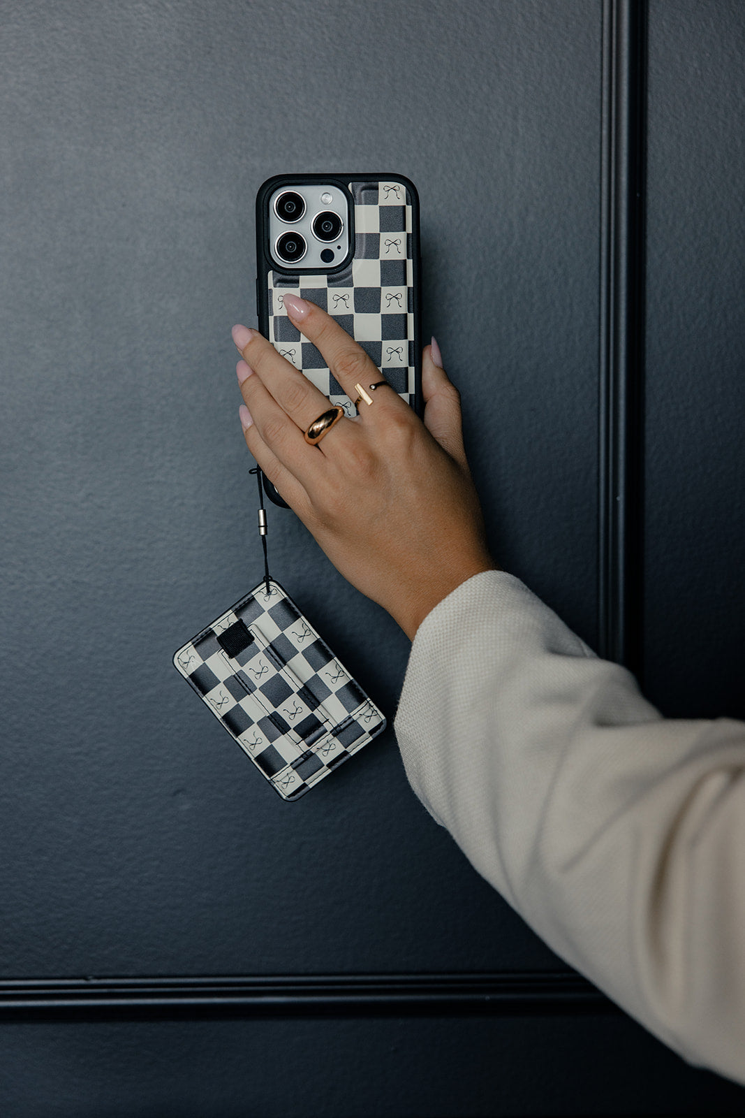 Bow Noir Magnetic Case and Wallet