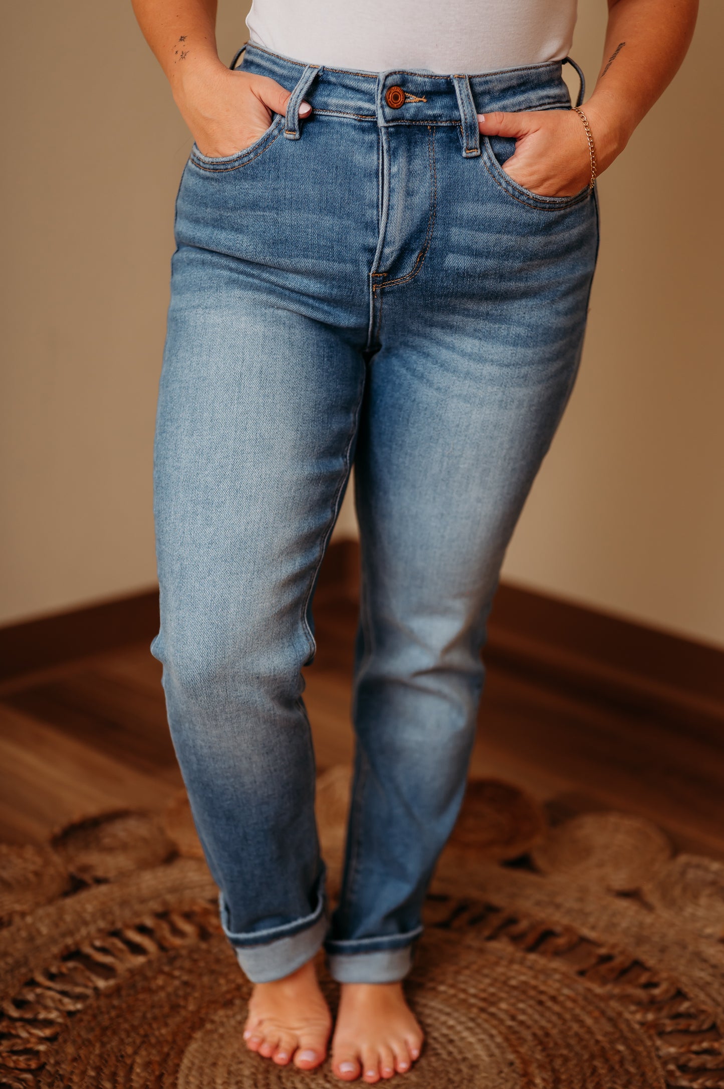Vervet High Rise Slim Straight Jeans