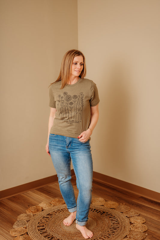 Give Thanks Flower Graphic Tee